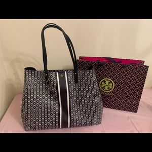 Tory Burch Gemini Link Tote in NAVY